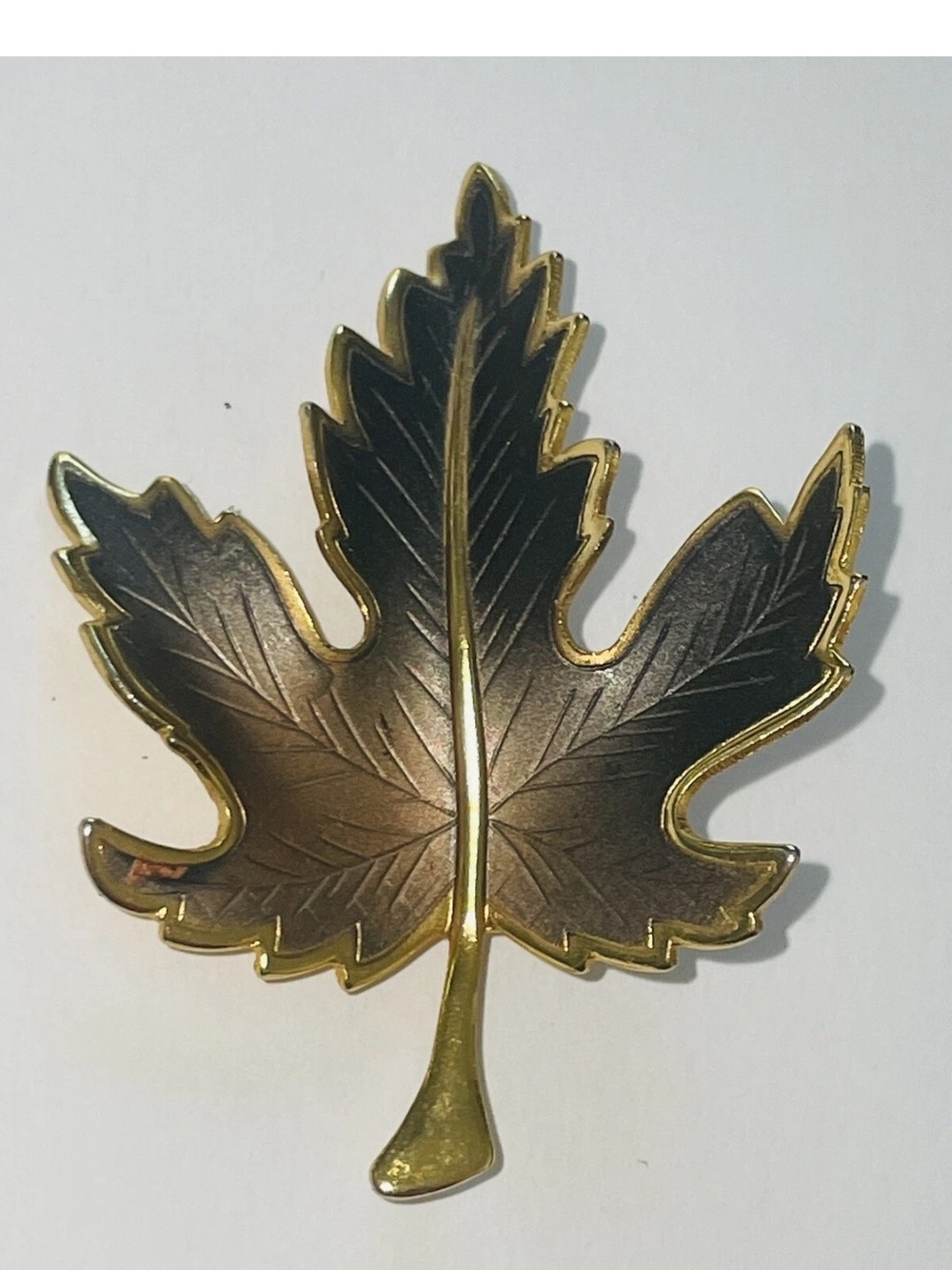 Vintage Maple Leaf Fall/Autumn Gold Tone Pin Brown/Black